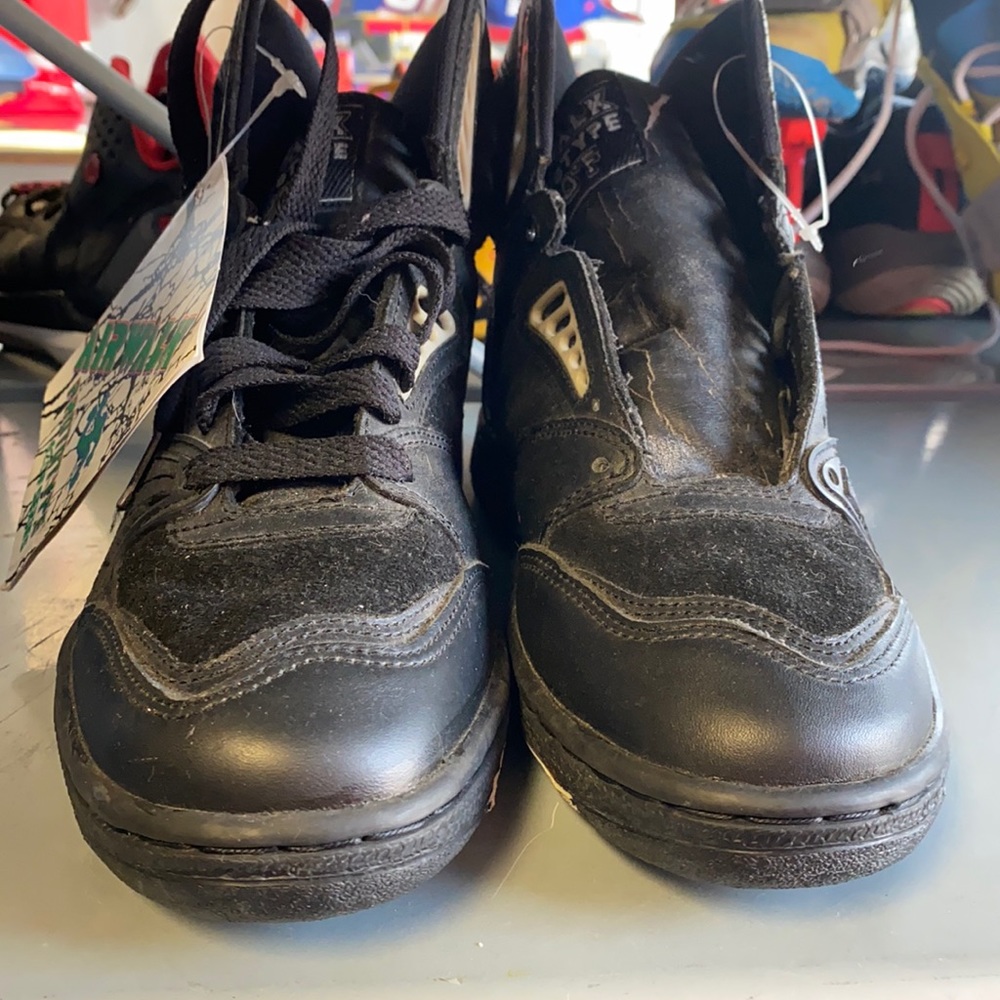 Boys shoes size 7